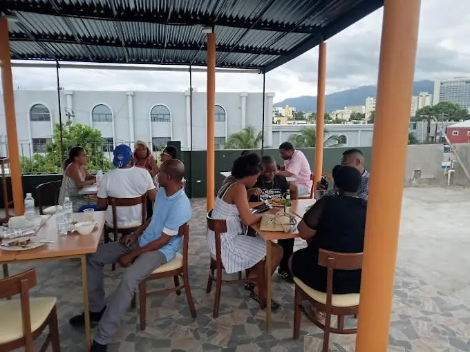 Bed & Breakfast Pogas Hotel Limited Kingston